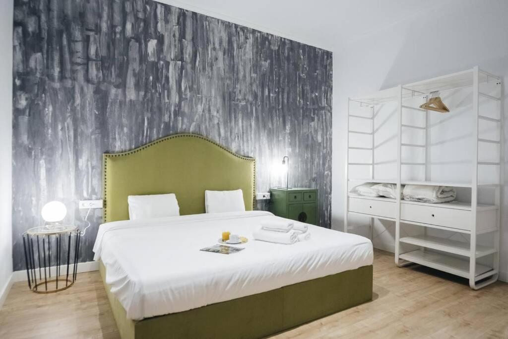 Apartamentos Plaza De Pedro Zerolo III Мадрид Екстериор снимка
