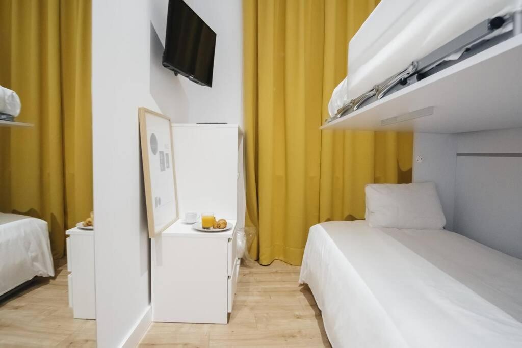 Apartamentos Plaza De Pedro Zerolo III Мадрид Екстериор снимка