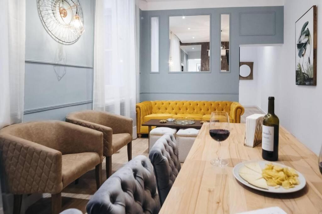 Apartamentos Plaza De Pedro Zerolo III Мадрид Екстериор снимка