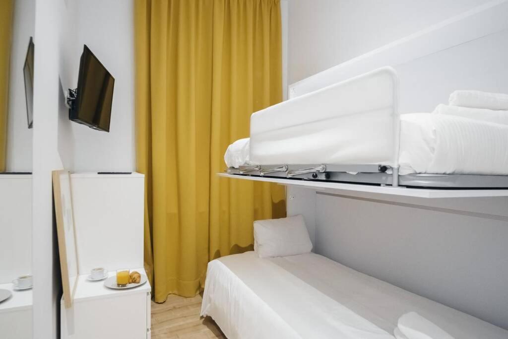 Apartamentos Plaza De Pedro Zerolo III Мадрид Екстериор снимка